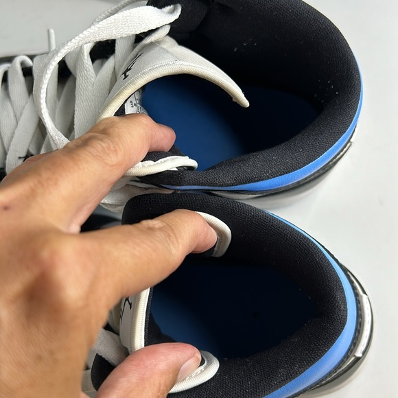 Nike Jordan 1 Mid in University Blue - Picture 11 of 16